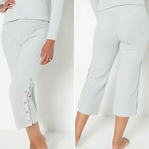 NWT Barefoot Dreams CozyChic Lite Button Cropped Pants Sea Salt Size Large